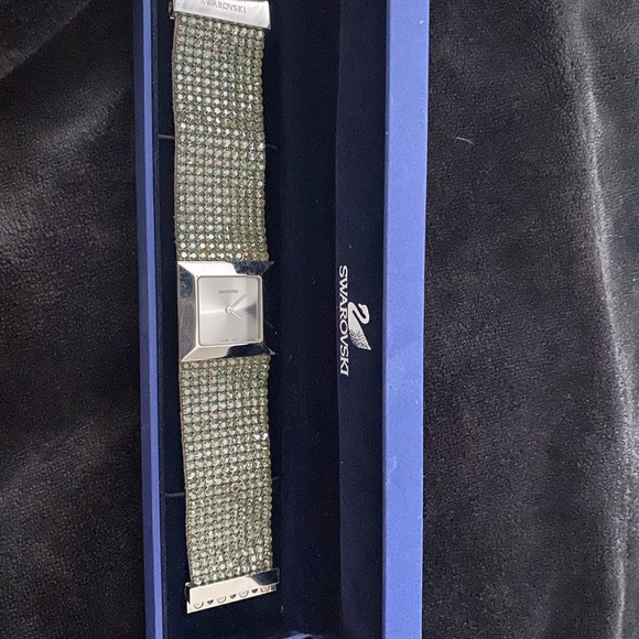 Swarovski watch green crystals and magnetic bracelets - Picture 7 of 8
